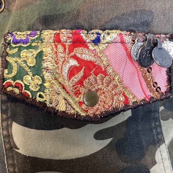 Anthropologie Beautiful Stories Embroidered Camo Utility Jacket M Mixed Media - Picture 6 of 16